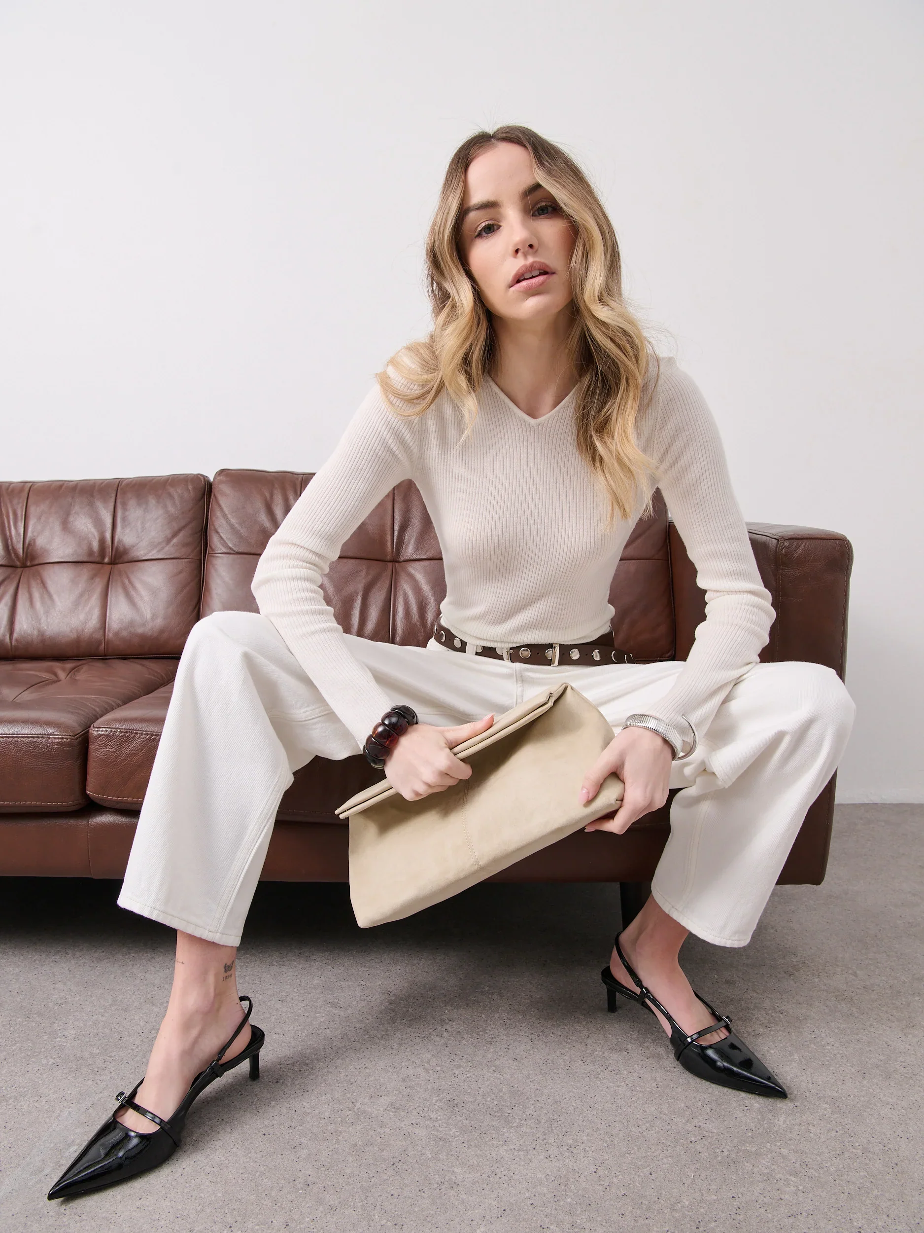 Becca Clutch Beige - Image 2