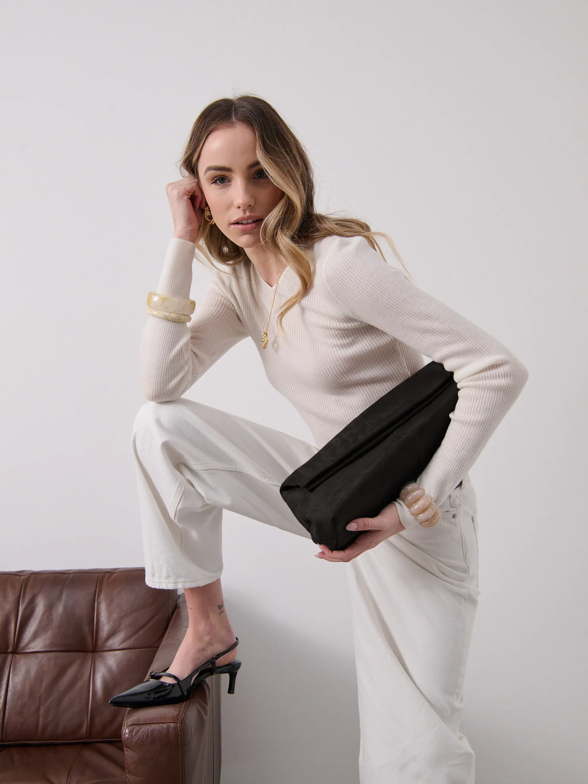 Becca Clutch Black - Image 4