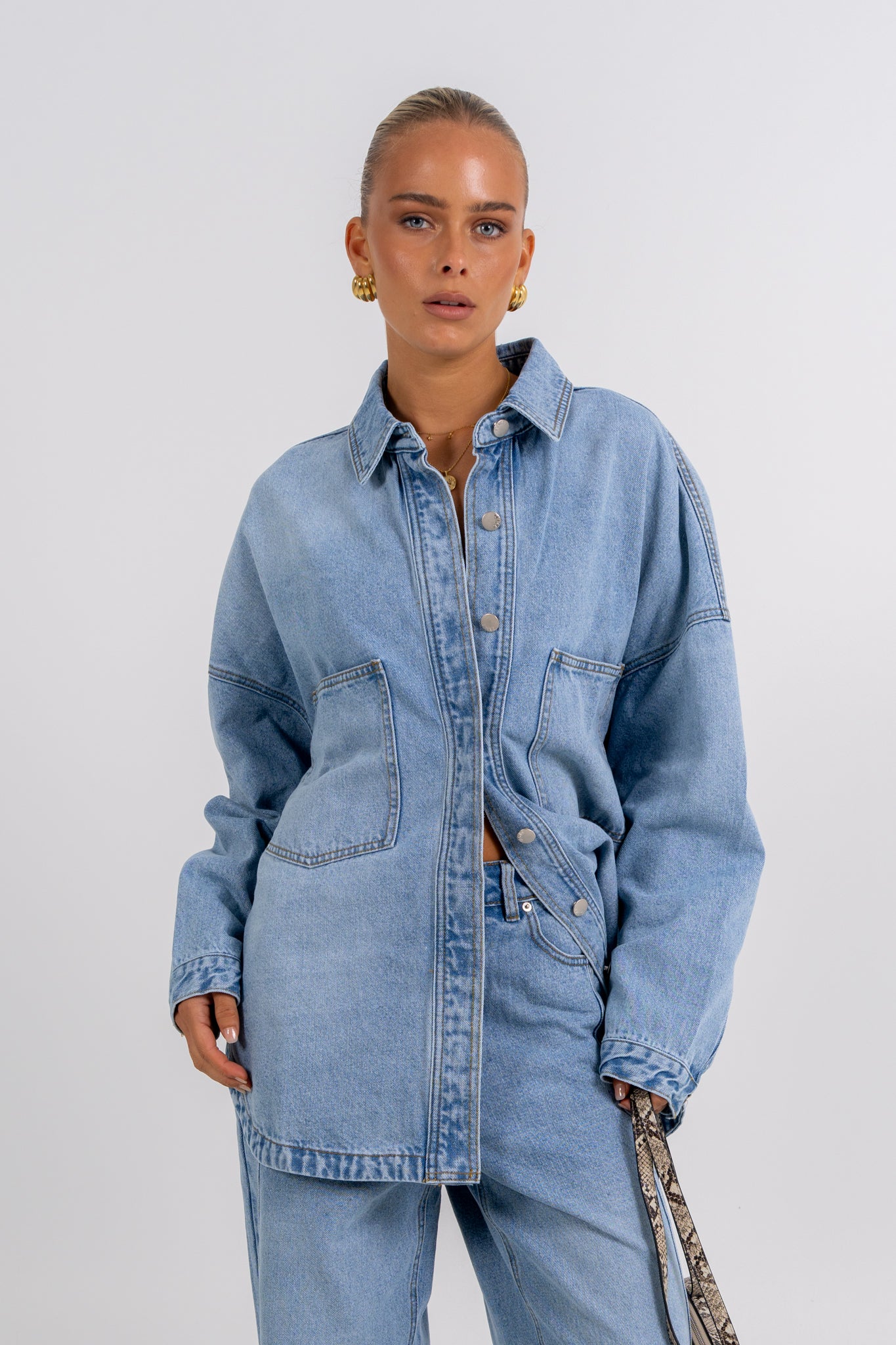 Ilou Denim Shirt Light Vintage - Image 18