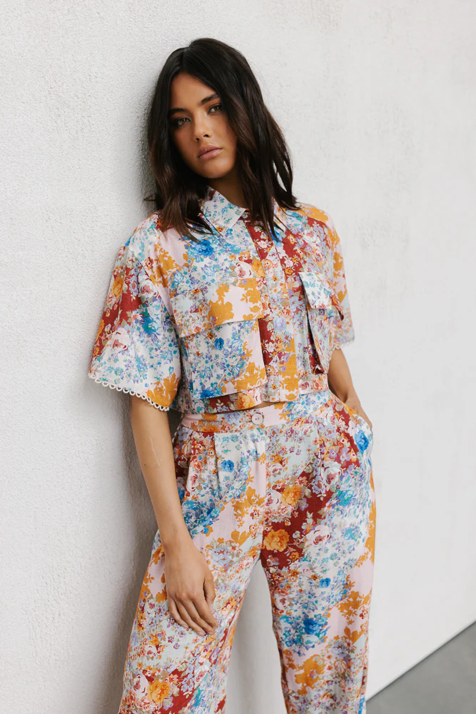 Esimio Cropped Shirt Bloom Floral Print - Image 4