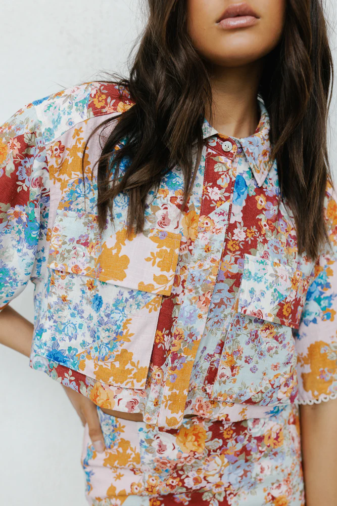 Esimio Cropped Shirt Bloom Floral Print - Image 9