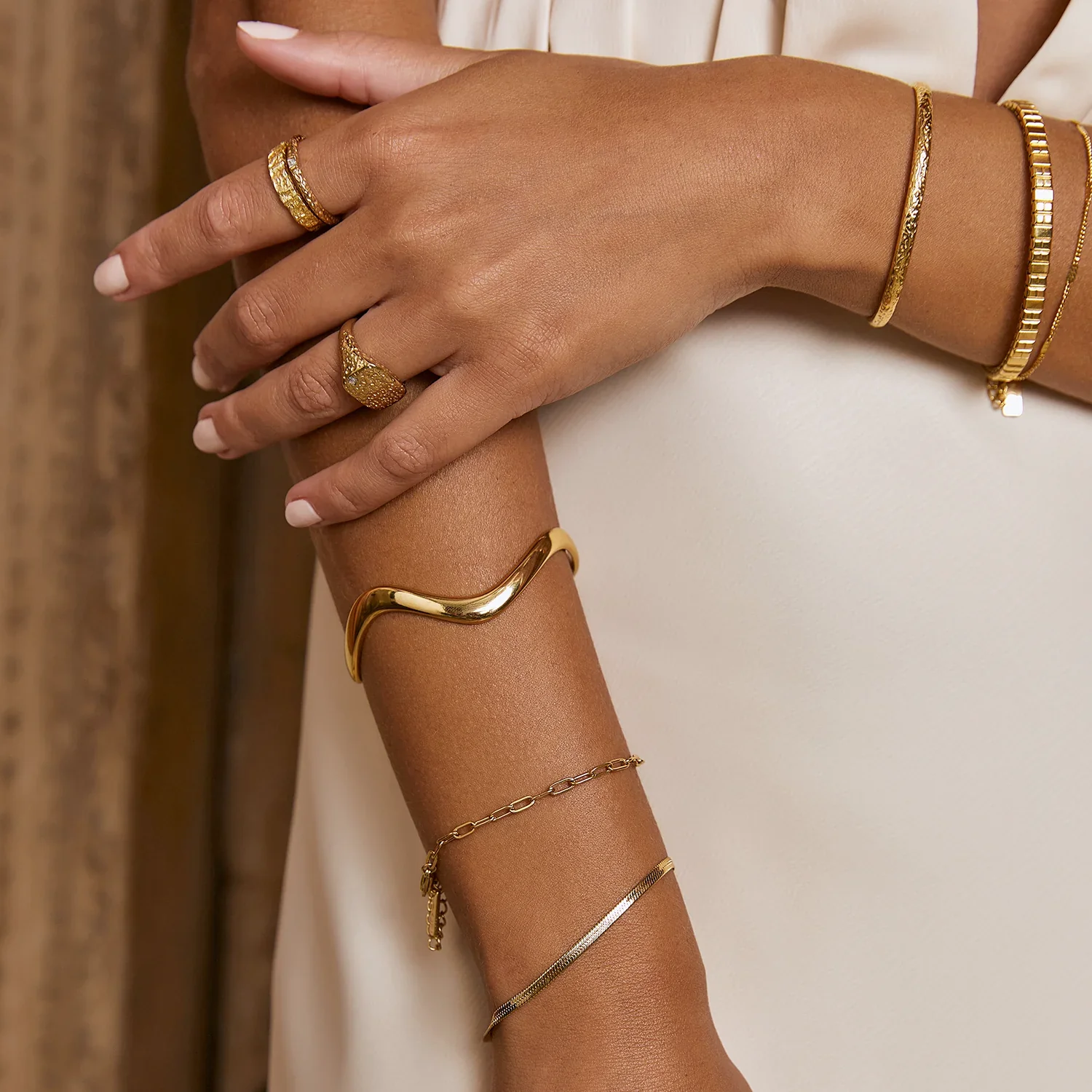 Granada Bracelet Gold - Image 4