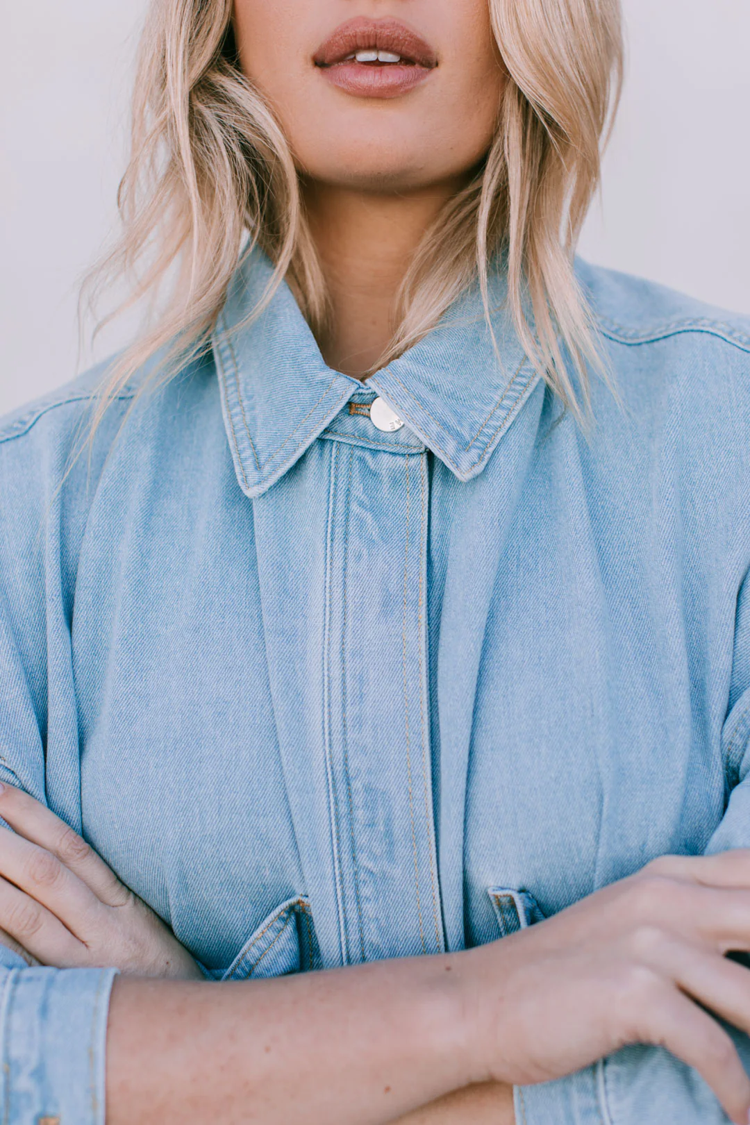 PRE ORDER Ilou Denim Shirt Light Blue Wash - Image 4