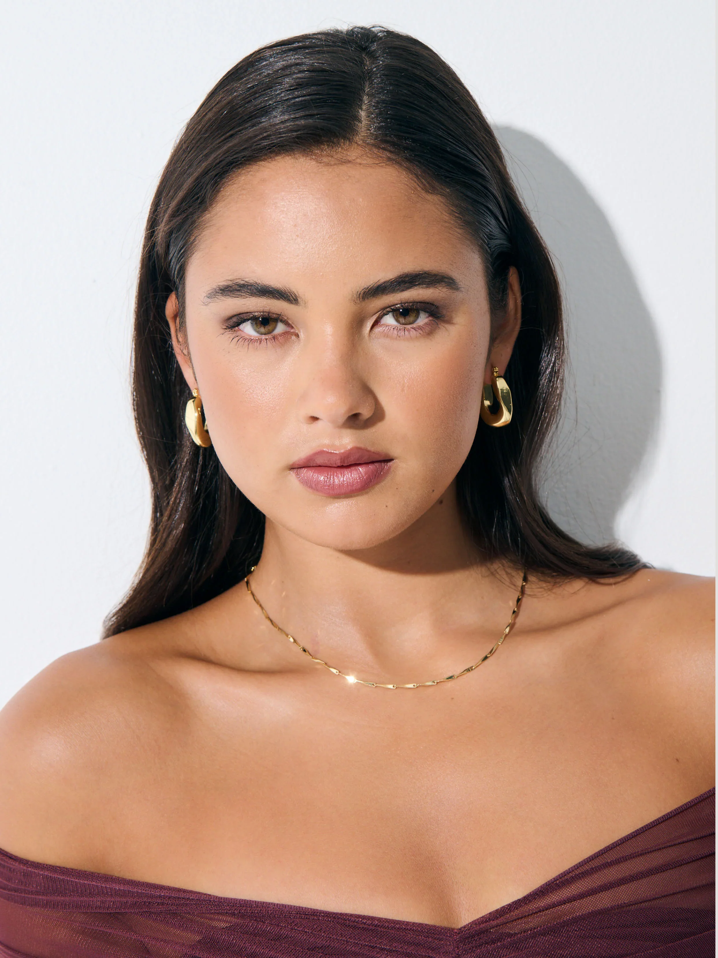 Lea Wavy Earrings Gold - Image 2