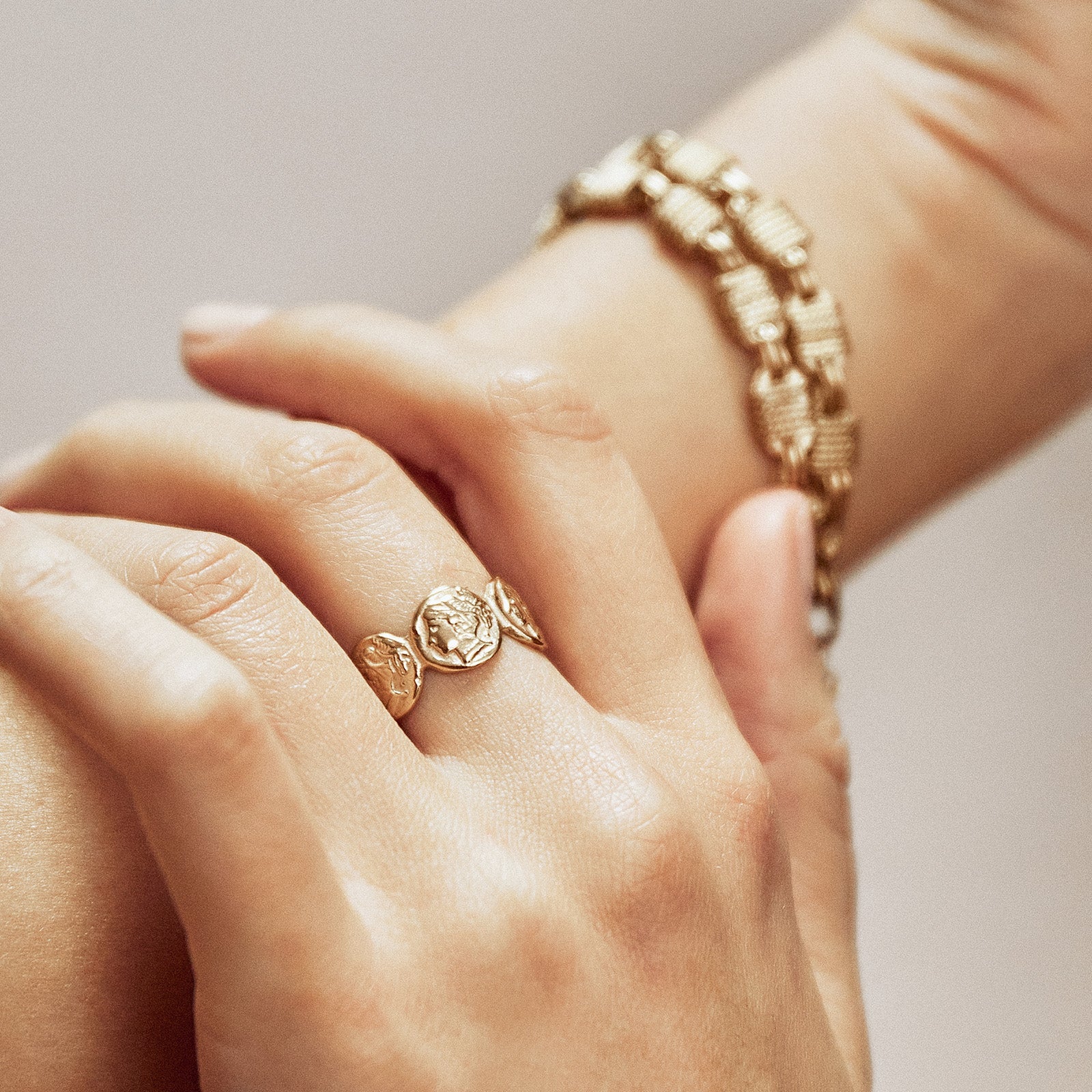 Oscar Ring - Gold - Image 2