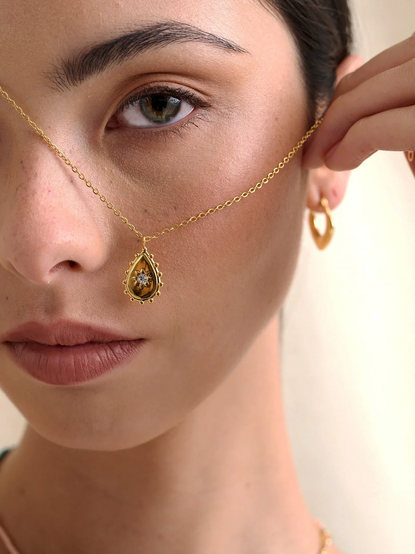 Paisley Necklace Gold - Image 2
