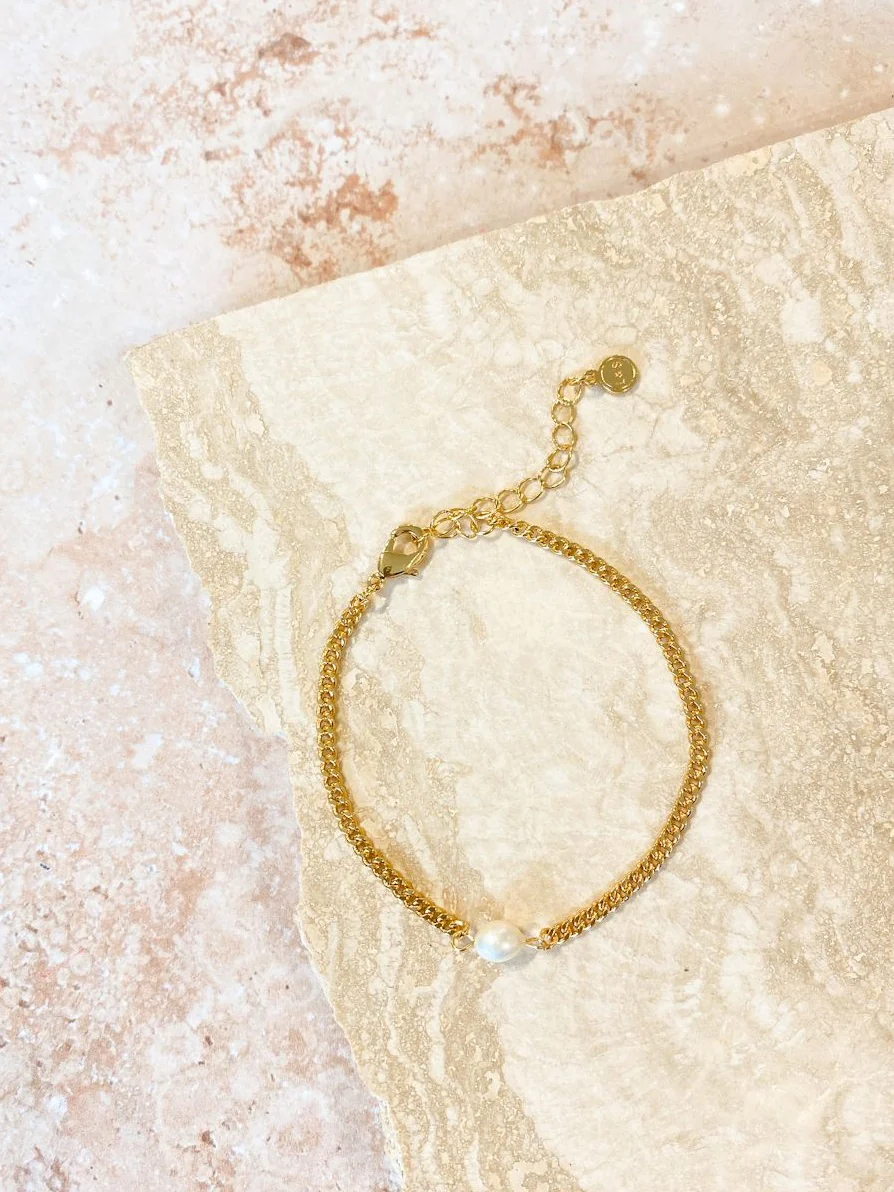 Rhoda Pearl Bracelet - Gold - Image 7