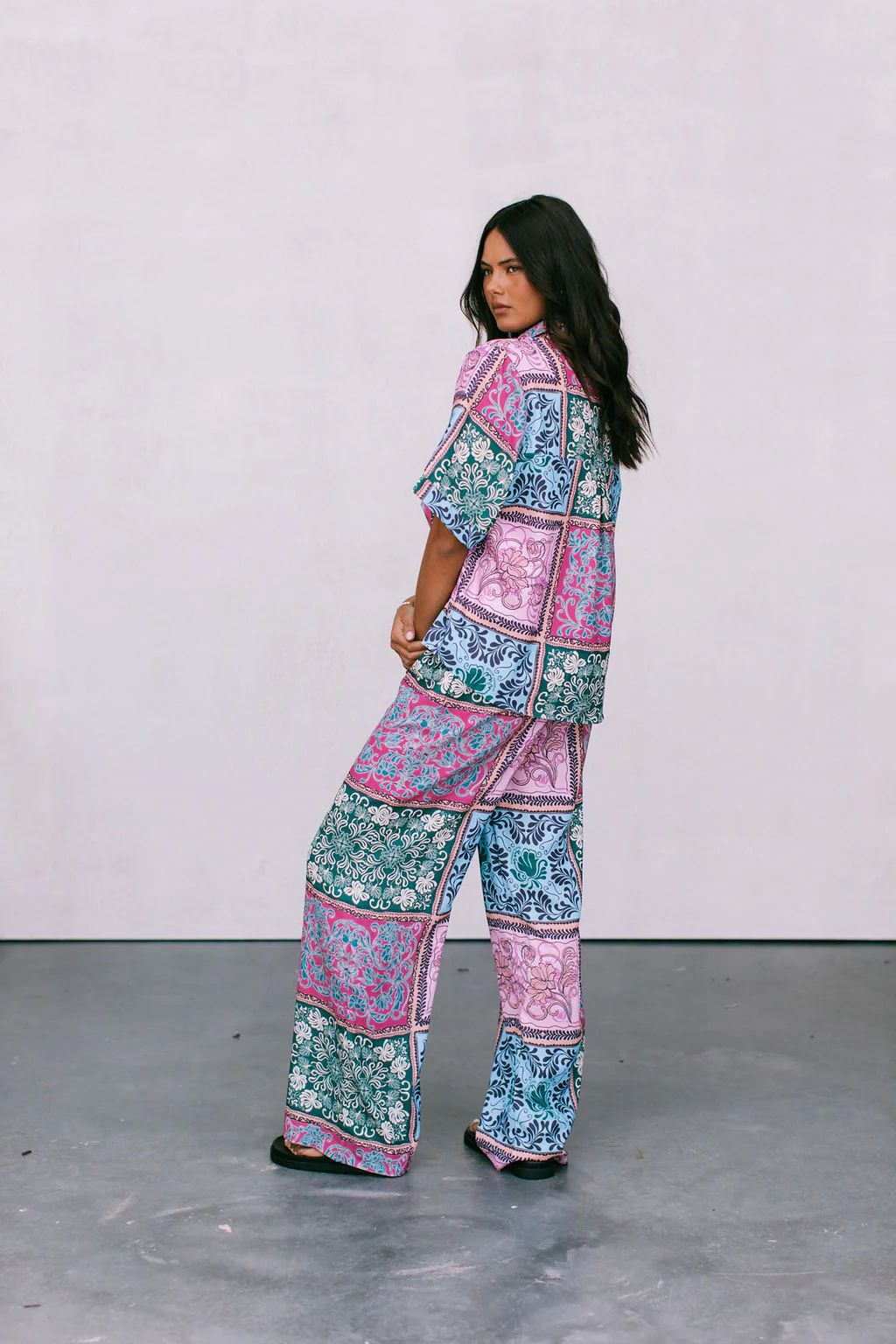 Loren Shirt Paisley Tile Print - Image 11
