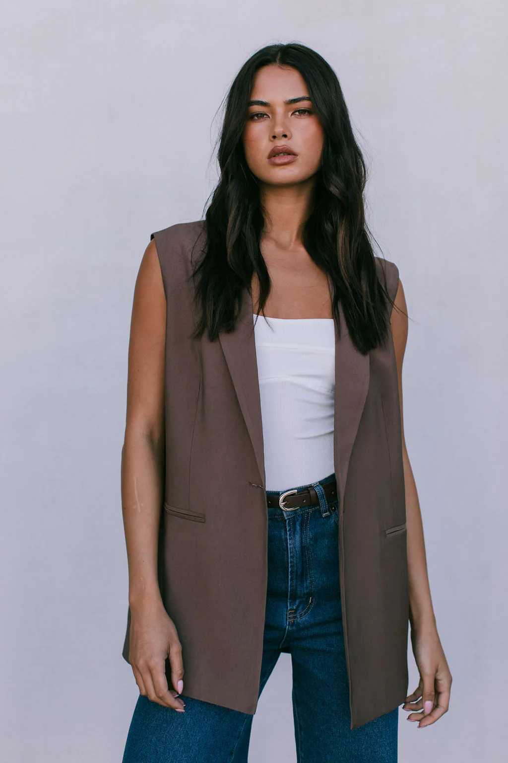 Uerella Vest Chocolate - Image 2